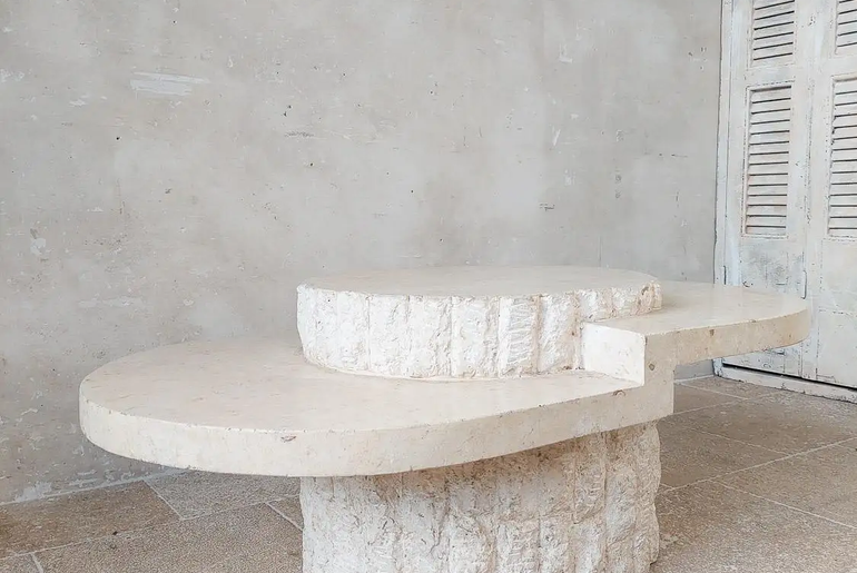 PALOMA coffee table in volubilis travertine and Taza stone