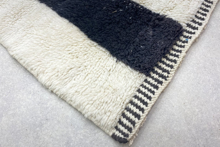 Handmade 100% wool DAMAS rug