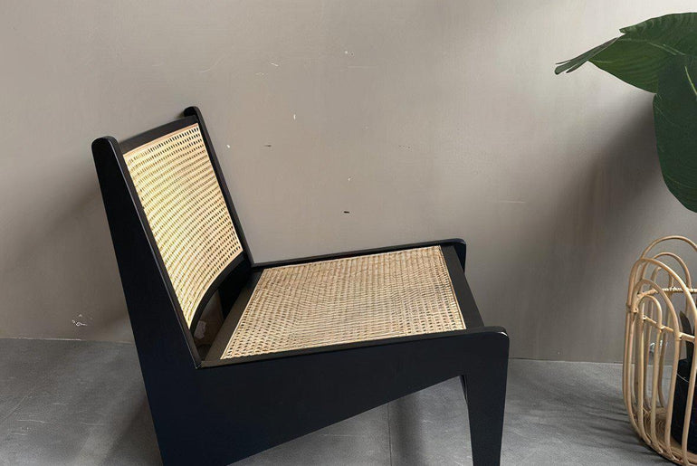 Chaise basse en bois massif et cannage de rotin OHAYO