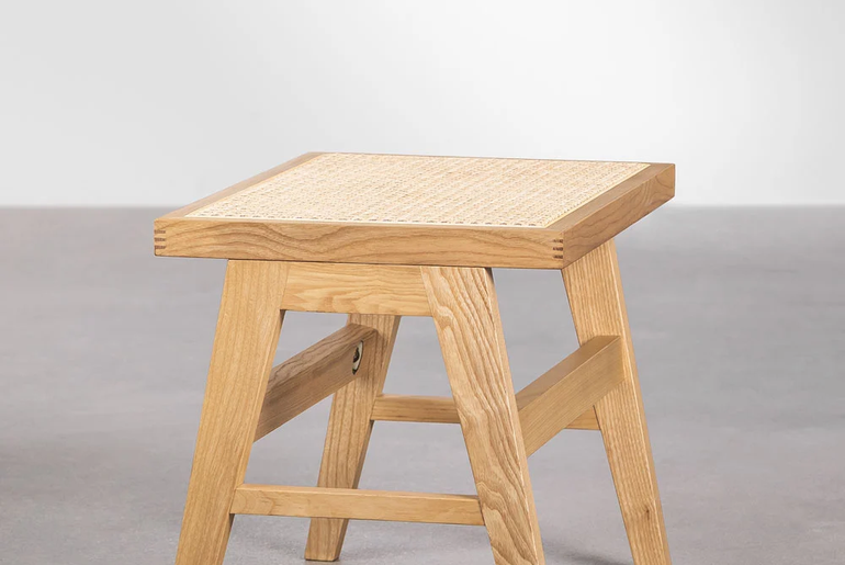 Tabouret en bois massif et cannage de rotin ALEJO