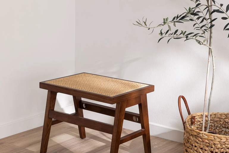 Tabouret en bois massif et cannage de rotin ALEJO