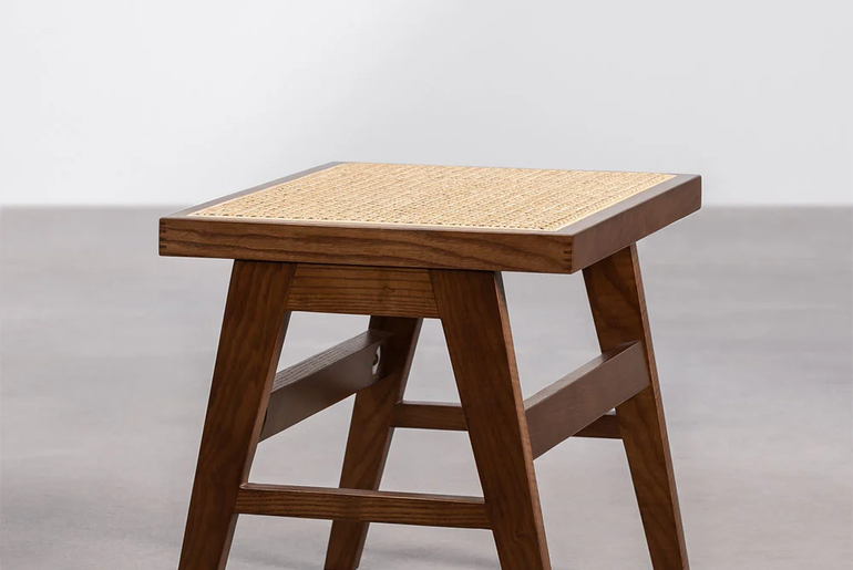 Tabouret en bois massif et cannage de rotin ALEJO